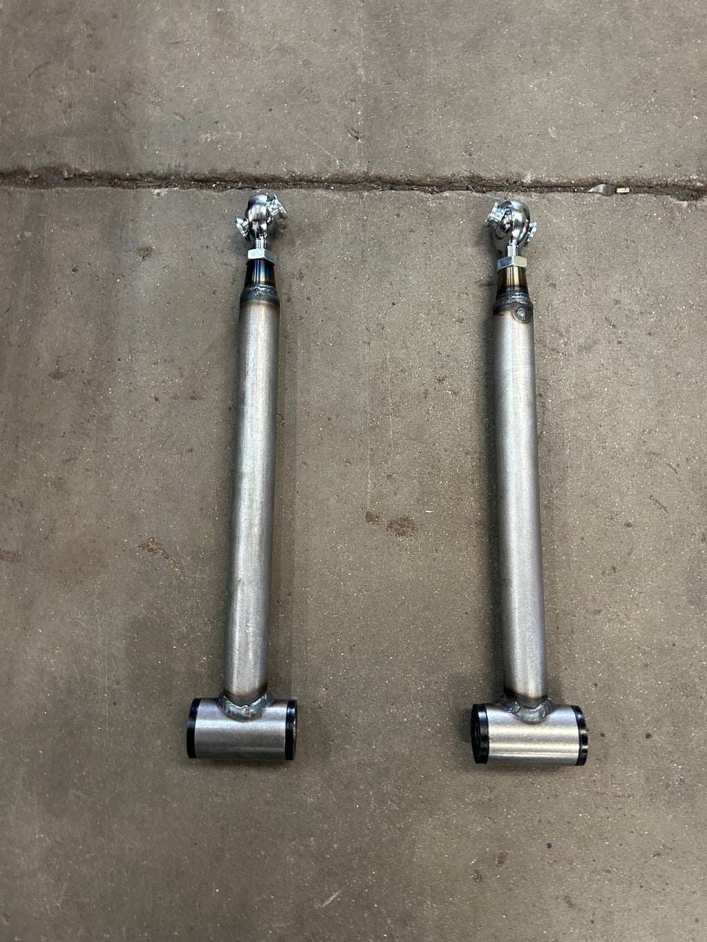 Three link and link bars