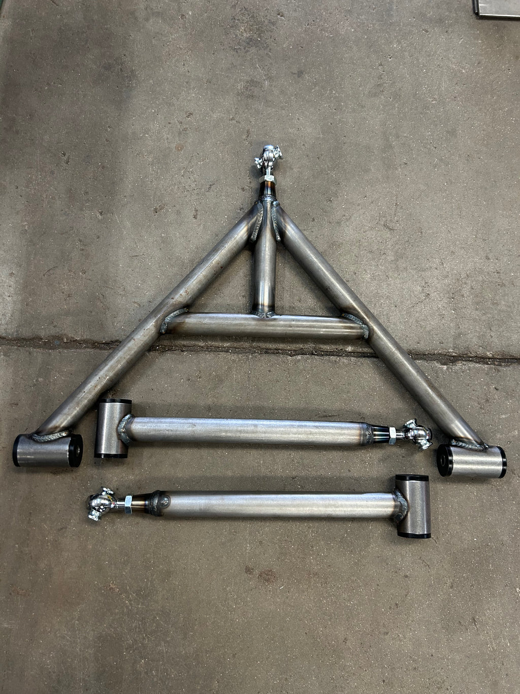 Three link and link bars